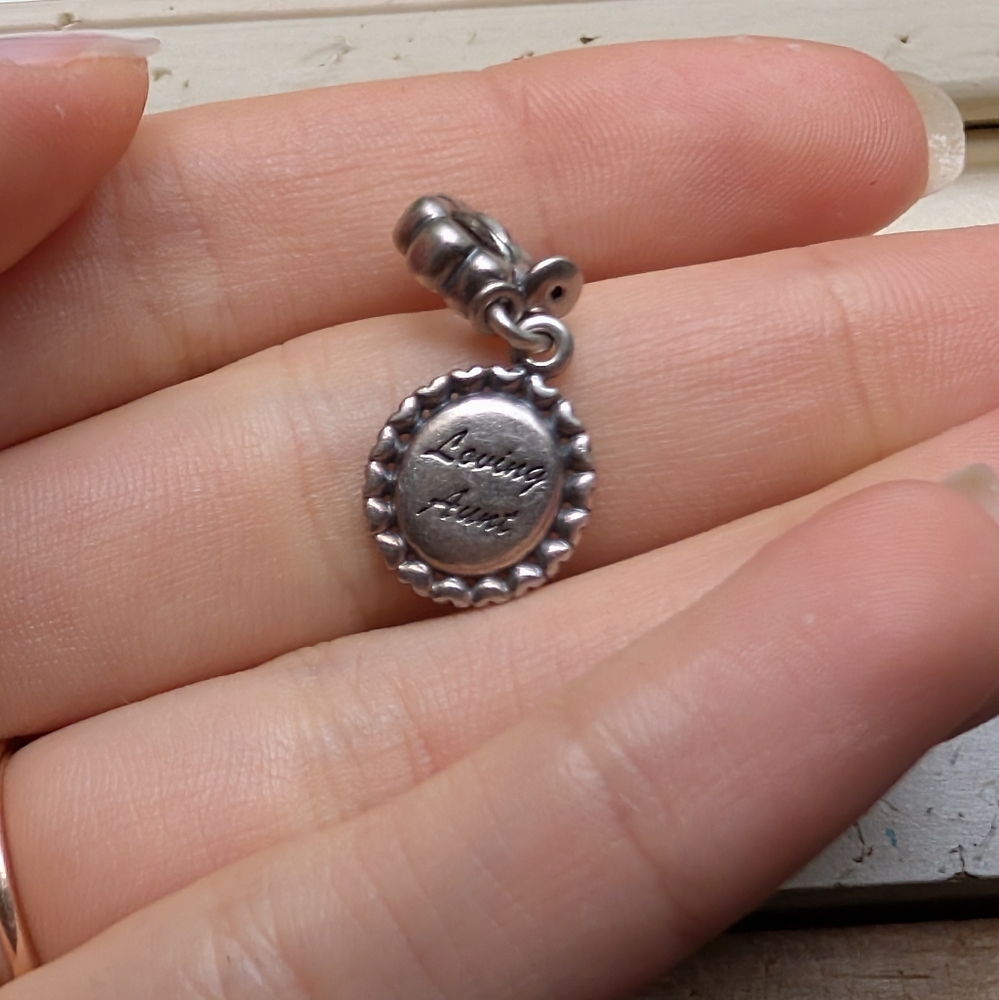 Loving Aunt Dangle Pandora Charm